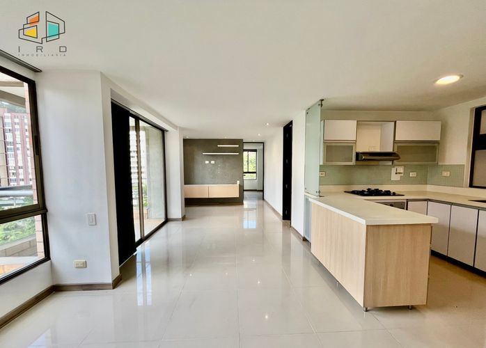 Apartamento de 2 alcobas en arriendo en Altos Del Poblado, Medellín, 72 m² · foto 5 de 24