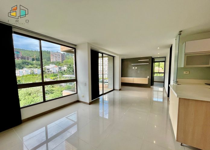 Apartamento de 2 alcobas en arriendo en Altos Del Poblado, Medellín, 72 m² · foto 2 de 24