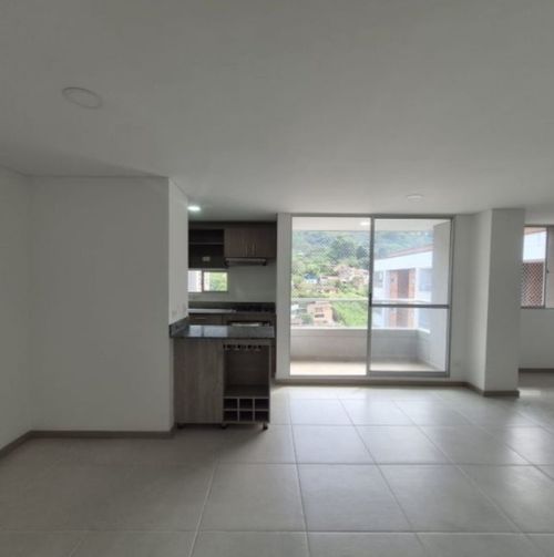 Apartamento de 2 alcobas en venta en Las Antillas, Envigado, 70 m² · foto 3 de 13
