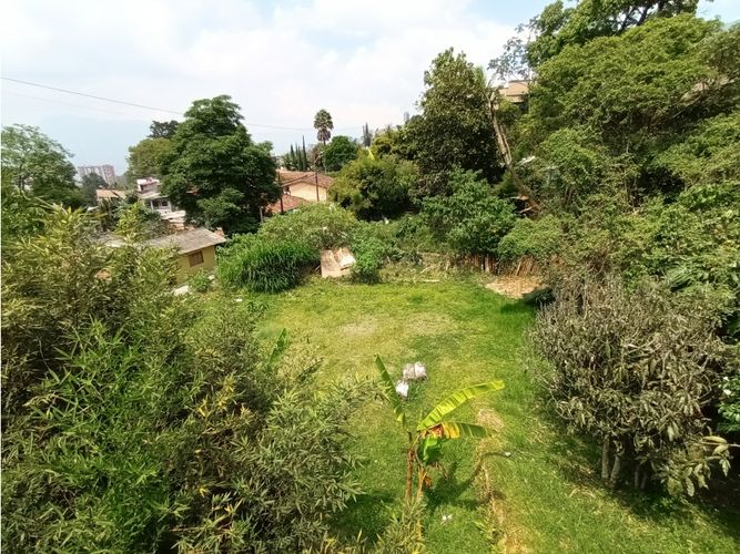 Casa de 3 alcobas en venta en Loma Del Chocho, Envigado, 190 m² · foto 3 de 12