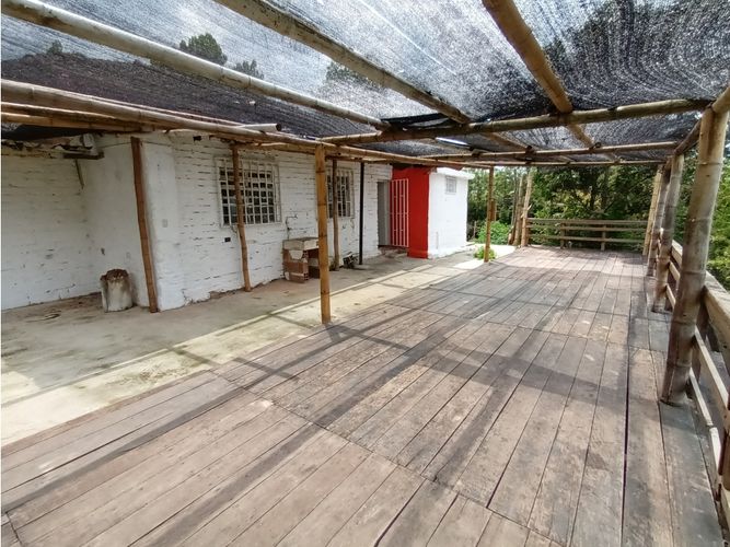 Casa de 3 alcobas en venta en Loma Del Chocho, Envigado, 190 m² · foto 11 de 12