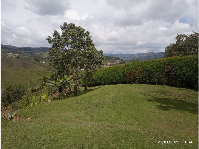 Lote en venta en Guarne, 1100 m² · foto 4 de 4