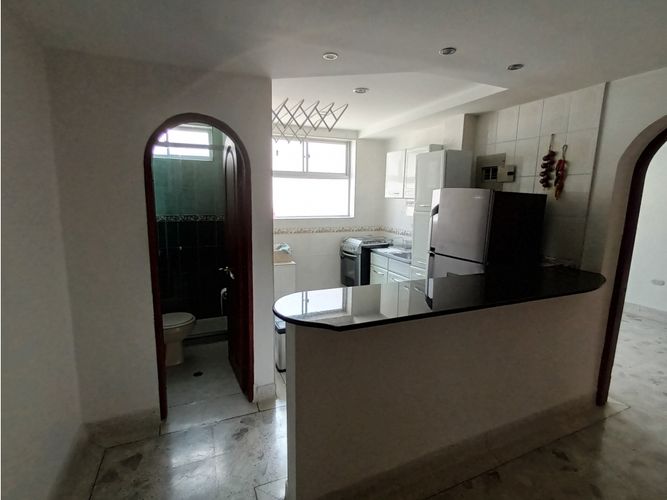 Edificio en arriendo en Conquistadores, Medellín, 614 m² · foto 4 de 24