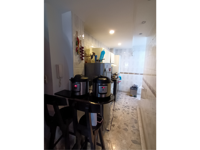 Edificio en arriendo en Conquistadores, Medellín, 614 m² · foto 5 de 24