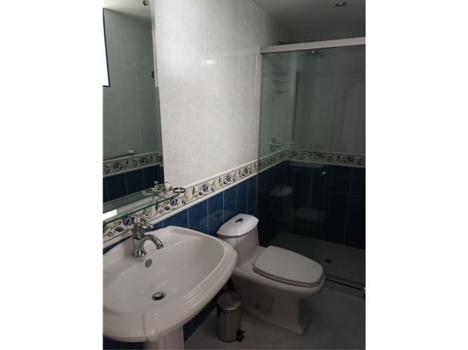 Edificio en arriendo en Conquistadores, Medellín, 614 m² · foto 23 de 24