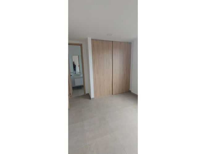 Casa de 5 alcobas en venta en El Porvenir, Rionegro, 240 m² · foto 3 de 17