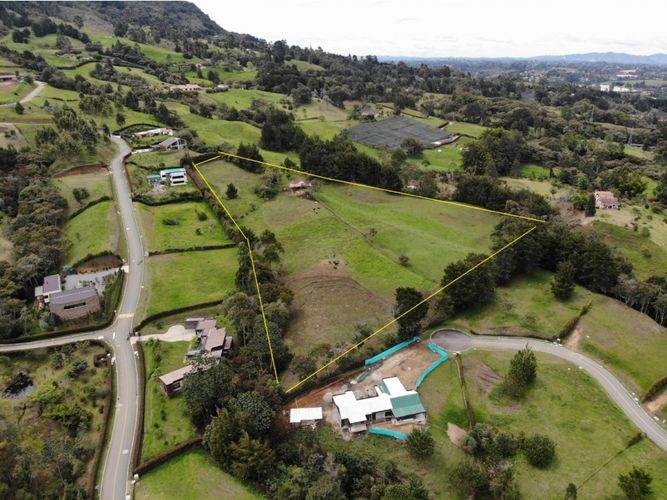 Lote en venta en La Ceja, 31000 m² · foto 3 de 4