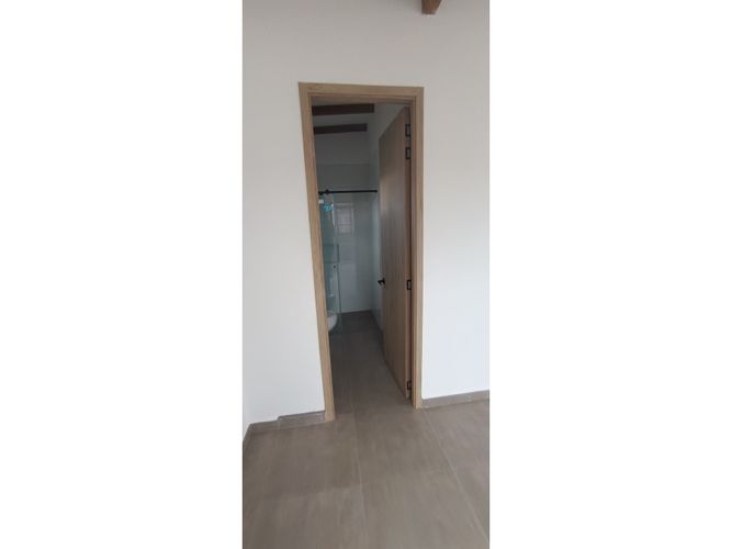 Casa de 5 alcobas en venta en El Porvenir, Rionegro, 240 m² · foto 4 de 17