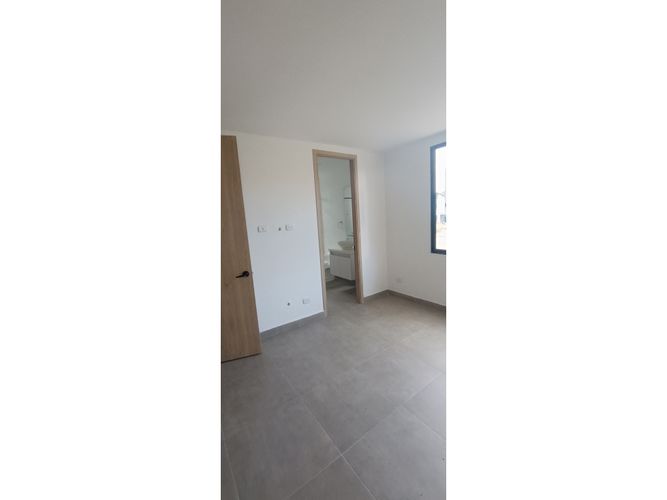 Casa de 5 alcobas en venta en El Porvenir, Rionegro, 240 m² · foto 6 de 17