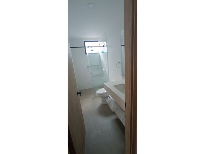 Casa de 5 alcobas en venta en El Porvenir, Rionegro, 240 m² · foto 12 de 17
