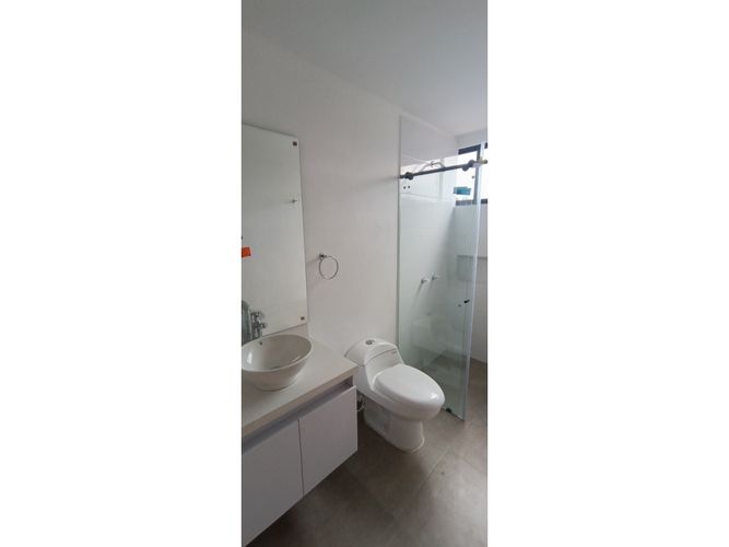Casa de 5 alcobas en venta en El Porvenir, Rionegro, 240 m² · foto 14 de 17
