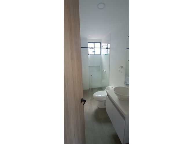 Casa de 5 alcobas en venta en El Porvenir, Rionegro, 240 m² · foto 15 de 17