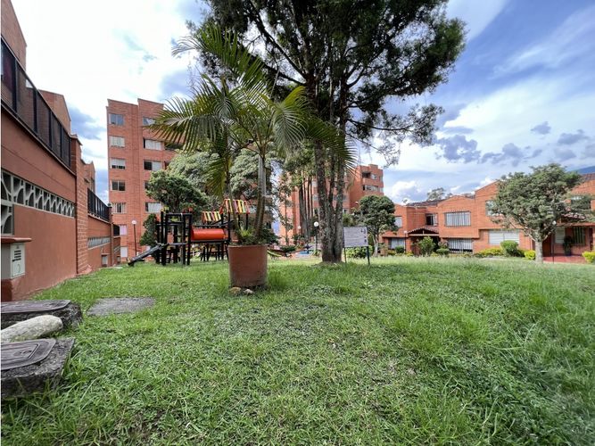 Casa de 3 alcobas en venta en El Trianon, Envigado, 97 m² · foto 20 de 22