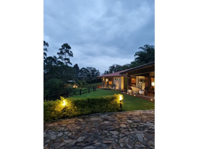 Casa de 4 alcobas en venta en Santa Ana, Rionegro, 360 m² · foto 2 de 19