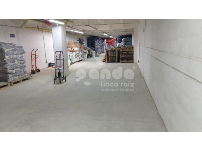 Bodega en arriendo en Los Naranjos, Envigado, 774 m² · foto 3 de 8