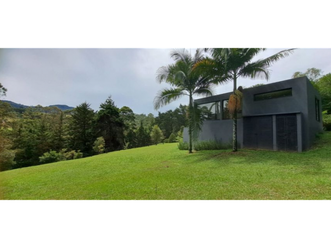 Casa de 3 alcobas en venta en El Capiro, Rionegro, 310 m² · foto 3 de 17