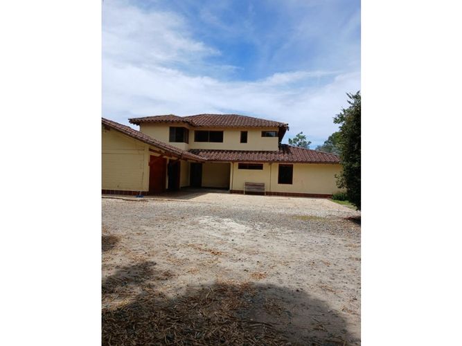 Casa de 6 alcobas en venta en Llano Grande, Rionegro, 400 m² · foto 3 de 20