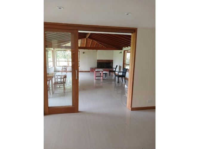 Casa de 6 alcobas en venta en Llano Grande, Rionegro, 400 m² · foto 4 de 20
