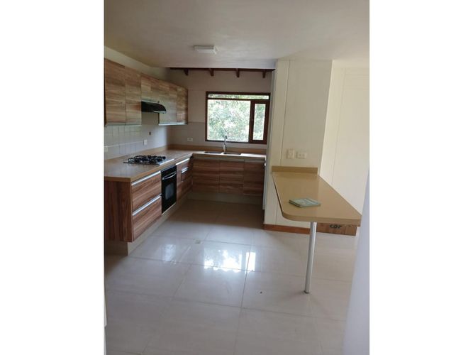 Casa de 6 alcobas en venta en Llano Grande, Rionegro, 400 m² · foto 5 de 20