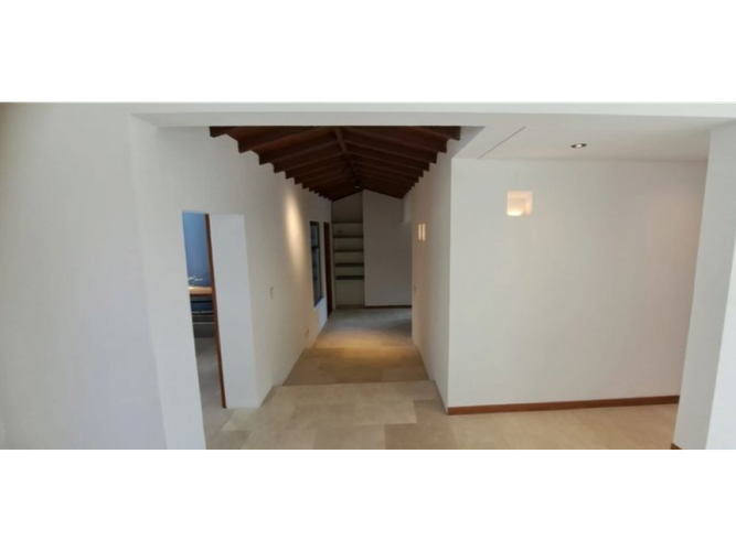 Casa de 3 alcobas en venta en El Capiro, Rionegro, 310 m² · foto 13 de 17