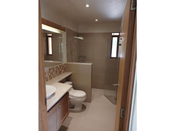 Casa de 6 alcobas en venta en Llano Grande, Rionegro, 400 m² · foto 16 de 20
