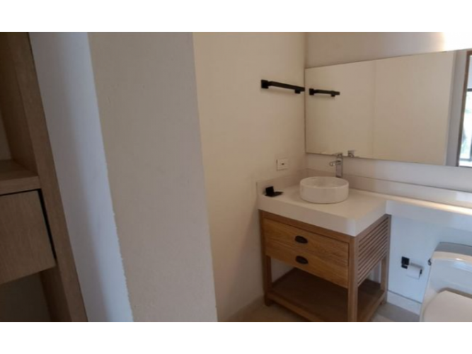 Casa de 3 alcobas en venta en El Capiro, Rionegro, 310 m² · foto 15 de 17