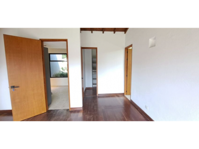 Casa de 3 alcobas en venta en El Capiro, Rionegro, 310 m² · foto 16 de 17
