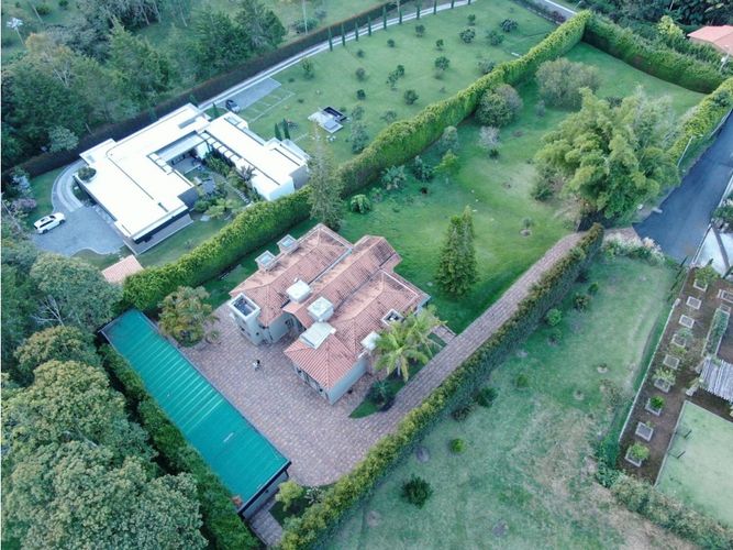 Casa de 6 alcobas en venta en Llano Grande, Rionegro, 1000 m² · foto 3 de 24