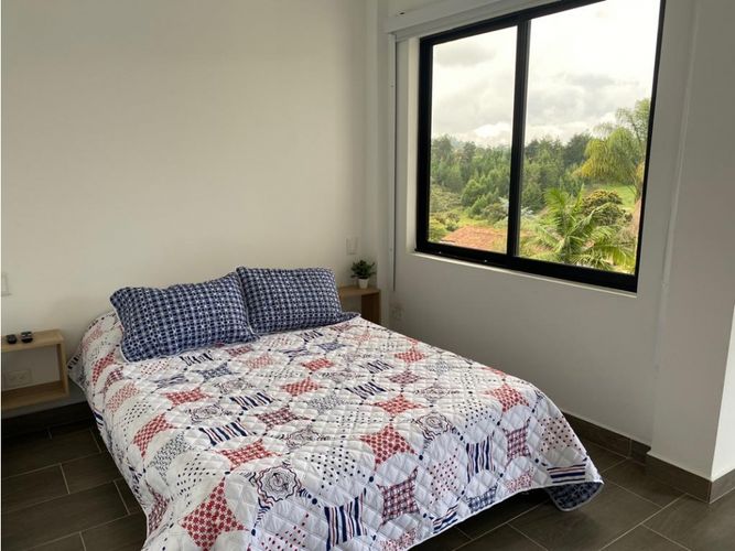 Casa de 6 alcobas en venta en Aeropuerto, Rionegro, 260 m² · foto 6 de 23