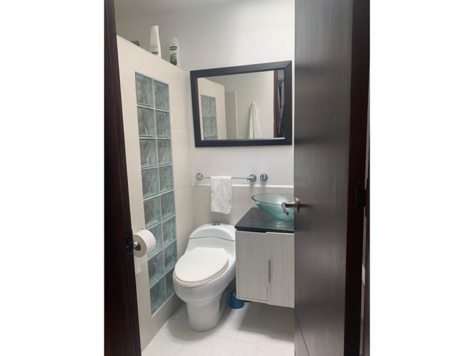 Casa de 6 alcobas en venta en Aeropuerto, Rionegro, 260 m² · foto 9 de 23