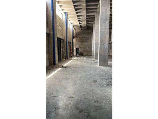 Bodega en arriendo en La Chuscala, Manizales, 400 m² · foto 2 de 5