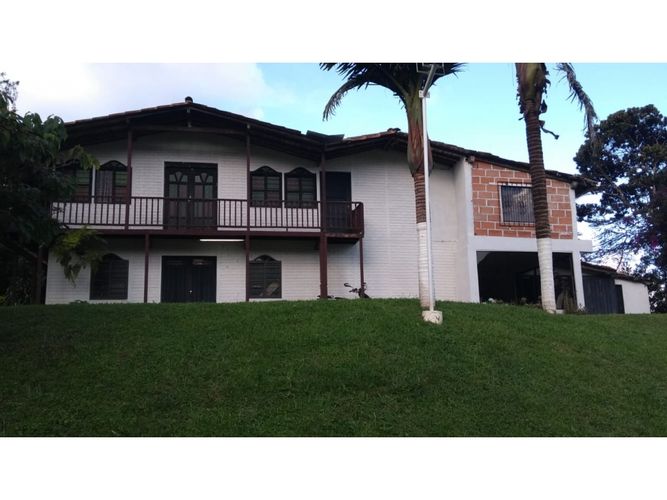 Casa de 6 alcobas en venta en Aeropuerto, Rionegro, 260 m² · foto 18 de 23