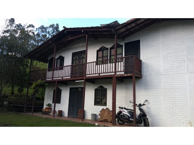 Casa de 6 alcobas en venta en Aeropuerto, Rionegro, 260 m² · foto 20 de 23