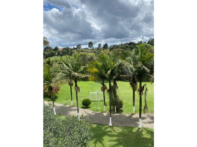 Casa de 6 alcobas en venta en Aeropuerto, Rionegro, 260 m² · foto 21 de 23