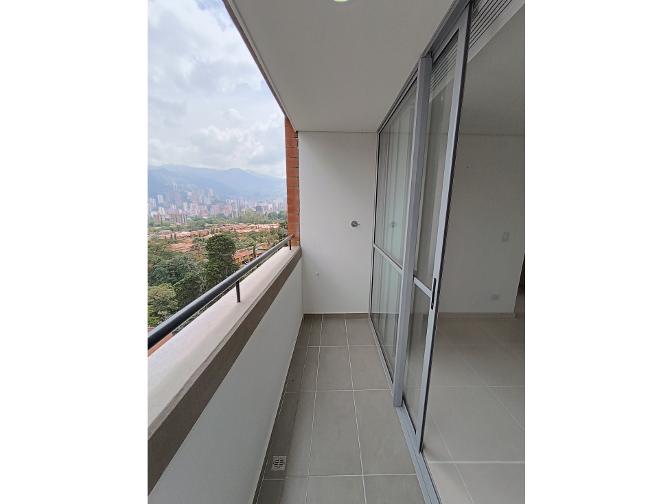 Apartamento en venta en Suramérica, Itagüí · foto 3 de 14