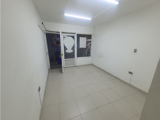 Local en arriendo en Loma Del Esmeraldal, Envigado, 15 m² · foto 2 de 4
