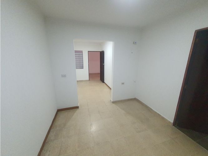 Local en arriendo en Bucarest, Envigado, 30 m² · foto 3 de 6