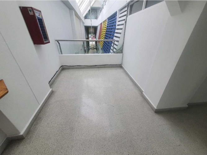 Local en arriendo en Los Naranjos, Envigado, 12 m² · foto 2 de 4