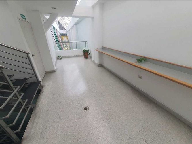 Local en arriendo en Los Naranjos, Envigado, 12 m² · foto 3 de 4