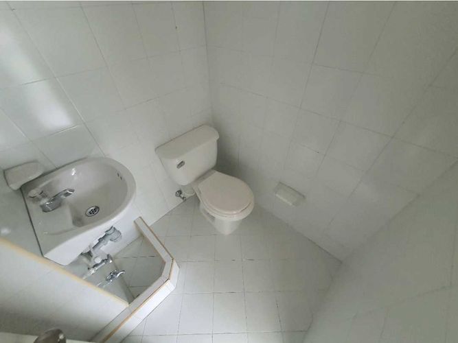 Oficina en arriendo en Los Naranjos, Envigado, 30 m² · foto 2 de 5