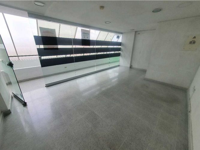 Oficina en arriendo en Los Naranjos, Envigado, 30 m² · foto 3 de 5