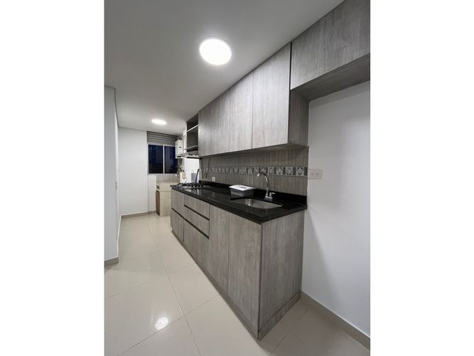 Apartamento de 3 alcobas en venta en Cuatro Esquinas, Rionegro, 57 m² · foto 2 de 10