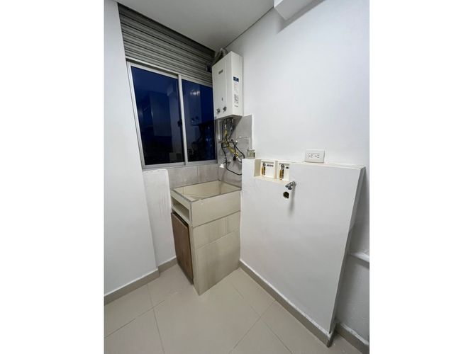 Apartamento de 3 alcobas en venta en Cuatro Esquinas, Rionegro, 57 m² · foto 3 de 10