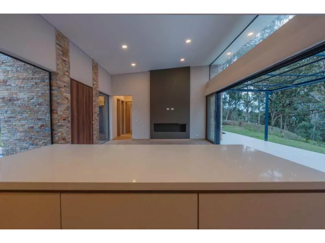 Casa de 3 alcobas en venta en Yarumal, Rionegro, 253 m² · foto 7 de 20
