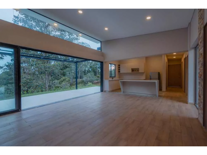 Casa de 3 alcobas en venta en Yarumal, Rionegro, 253 m² · foto 8 de 20