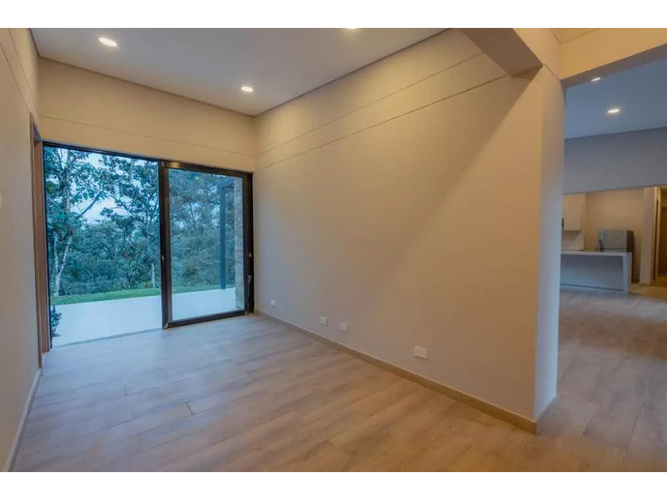 Casa de 3 alcobas en venta en Yarumal, Rionegro, 253 m² · foto 10 de 20