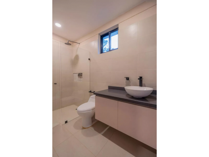 Casa de 3 alcobas en venta en Yarumal, Rionegro, 253 m² · foto 16 de 20