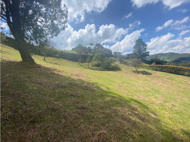 Lote en venta en Centro, Rionegro, 2579 m² · foto 2 de 7