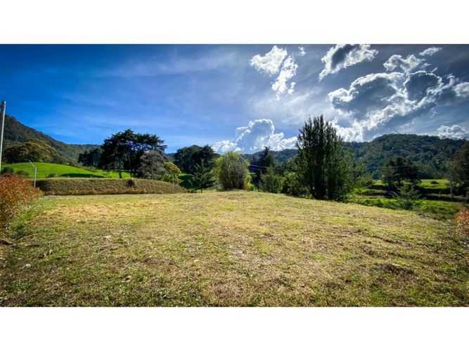 Lote en venta en El Tambo, La Ceja, 1624 m² · foto 2 de 13