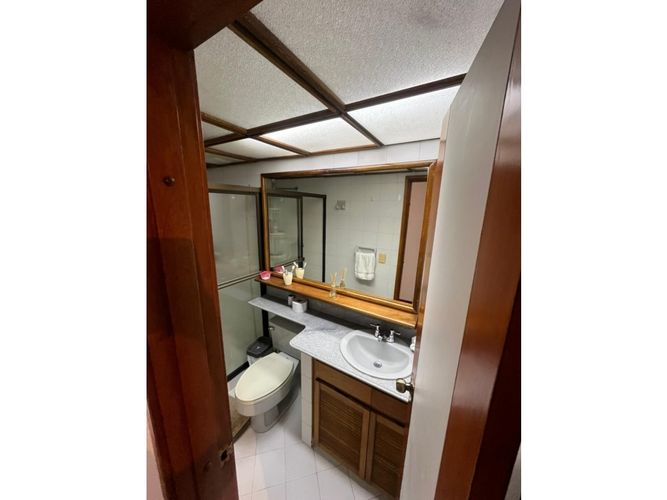 Apartamento de 7 alcobas en arriendo en La Aguacatala, Medellín, 260 m² · foto 3 de 21